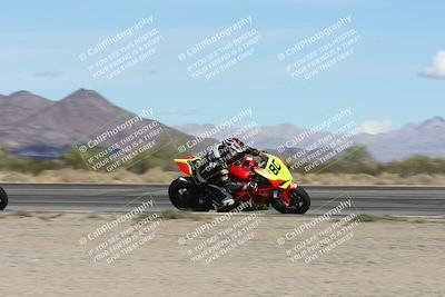 media/Nov-16-2025-Race Pace (Sun) [[8c5fa54630]]/Non Verified Riders (1st 20 Minutes)/3-Turn 3 Inside (11am)/